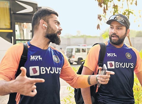 India batting heavyweights Virat Kohli and Rohit Sharma (R)