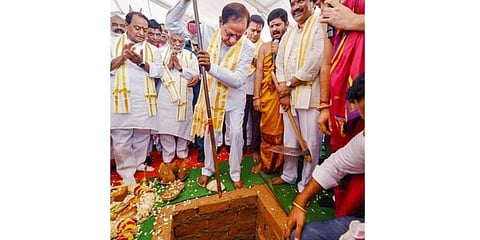 Telangana Chief Minister and TRS president K. Chandrasekhar Rao lays the foundation stone of his party building at Vasant Vihar in Delhi. (Photo | PTI)