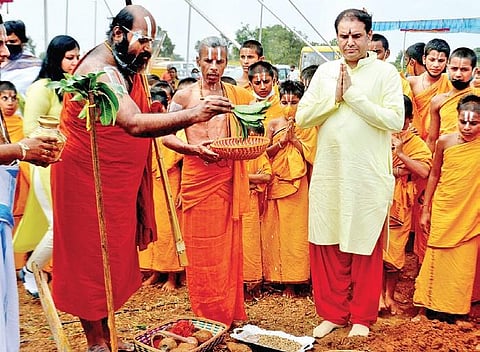 Ahobila Ramanuja Jeeyar Swami lays the foundation stone for the cow shelter