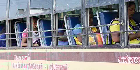 Commuters continue to ignore Covid-19 safety norms