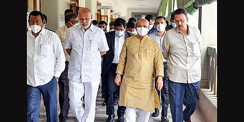 Chief Minister Basavaraj Bommai arrives in Vidhana Soudha to attend the Cabinet meeting. (Photo |Express)