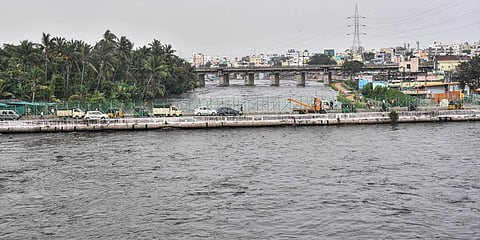 The Musi river, flowing in spate, is visibly close to overflowing over a bridge across the river at Chaderghat due to recent heavy rains in the State. (Photo | Vinay Madapu, EPS)