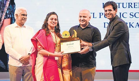Deputy CM Manish Sisodia presenting the State Teachers’ Award on Sunday | TWITTER