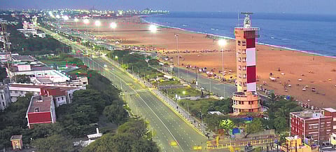 As the Sunday lockdown was imposed, Kamarajar Salai near Marina beach wears a deserted look in Chennai, Jan 9, 2022. (Photo | EPS, R Satish Babu)