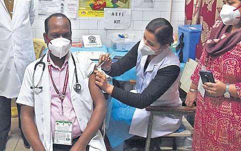 Booster dose being administered to a beneficiary in Delhi. (Photo | Shekhar Yadav)
