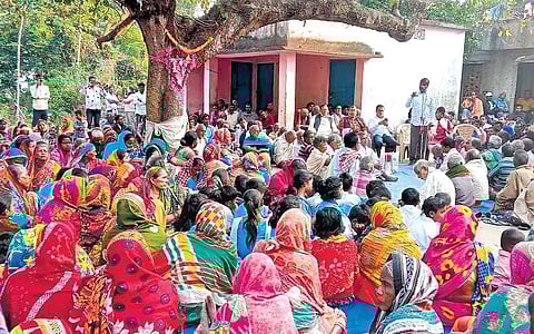 Opposition political party leaders interacting with Dhinkia villagers (File photo | Express)