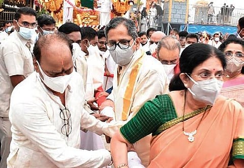 Chief Justice of India NV Ramana pulling the Swarnaratham of Lord Malayappa Swamy in Tirumala