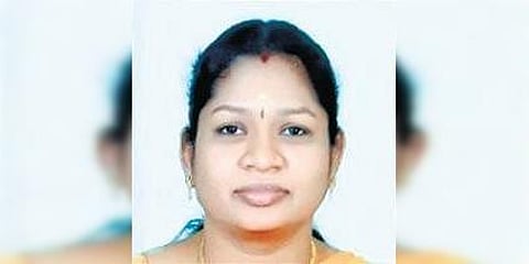 Bommanampalayam Panchayat Union Middle School teacher J Yuvarani (Photo| EPS)