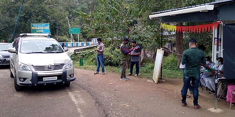High alert in Karnataka-Kerala border as officials in border intensify checking of vehicles passing near Bavali checkpost. (File photo| EPS)
