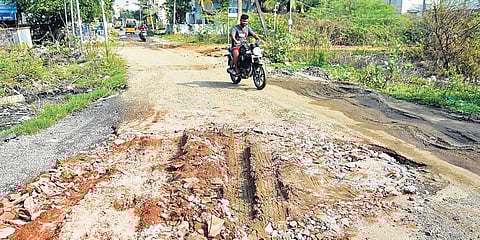 Leaking drainages on the CLC Works Road has been temporarily closed by the Chennai Corporation. (Photo| Ashwin Prasath, EPS)