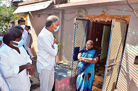 Minister T Harish Rao accompanies health workers during the fever survey in Siddipet town. (Photo | Vinay Madapu)