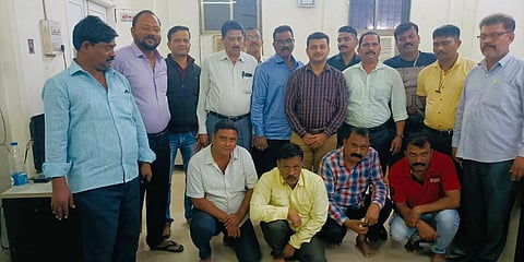 The police team of Mumbai Crime Branch's Unit II with the accused. (Photo| Special Arrangement)