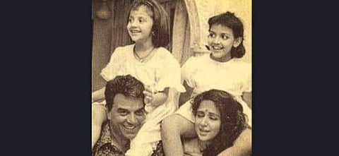 Hema Malini family photo.(Photo | Instagram/ dreamgirlhemamalini)