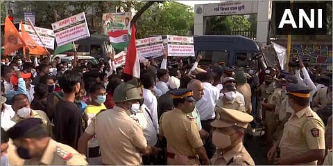 Workers of BJP and Bajrang Dal protest in Mumbai's Malad. (Photo| ANI)