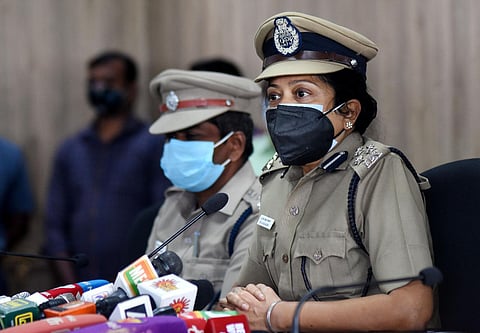 DIG of Railway police MV Jaya Gauri address the press regarding the railway clerks money theft at Tiruvanmaiyur railway station. (Photo | Ashwin Prasath)