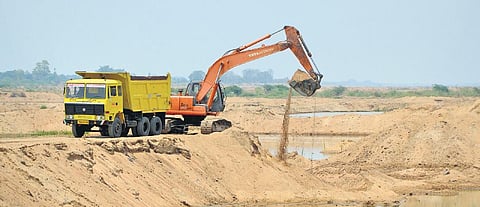 TN govt waters down sand price to Rs 1,000/unit
