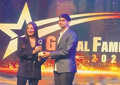 Teen wins Youngest Entrepreneur of the Year Award for anti-microbial, face-label towels