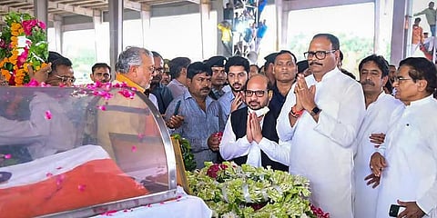 Uttar Pradesh Deputy Chief Minister Brajesh Pathak pays his last respects to the mortal remains of Samajwadi Party founder Mulayam Singh Yadav (Photo | PTI)