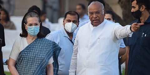 Congress interim President Sonia Gandhi with party leader Mallikarjun Kharge. (Photo |PTI)