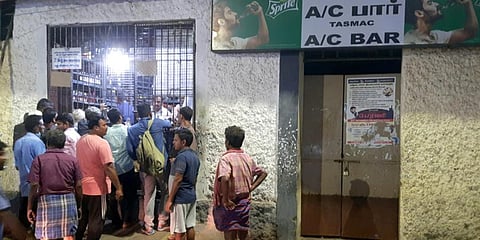 Tasmac, not bidder, should obtain NOC from lessors for running bars: Madras High Court