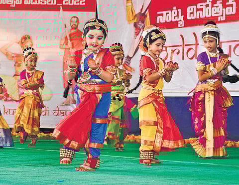 Children perform Kuchipudi dance on the last day of the festival in Vijayawada on Sunday | Prasant Madugula