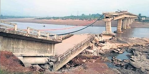 The bridge across Peddavagu at Andhavelli