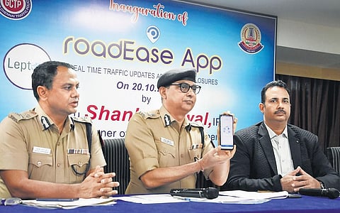 City Police Commissioner Shankar Jiwal launches the mobile application called roadEase on Thursday | Ashwin prasath