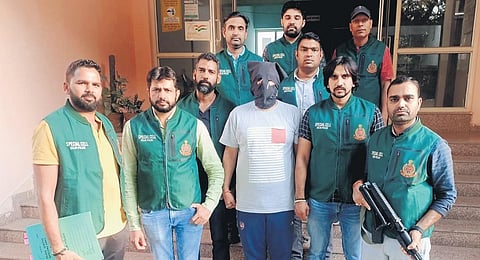 Sunil alias Banda from the notorious Kala Jathedi-Lawrence Bishnoi-Goldy Brar gang was carrying a reward of `25,000 on his arrest | Express