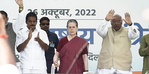 Mallikarjun Kharge takes charge as Congress President at a party function in New Delhi on Wednesday. (Photo | Parveen Negi, EPS)