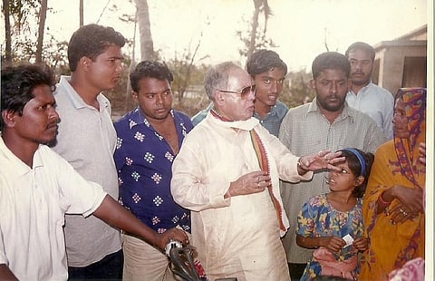 Then-AICC general secretary Tarunakanti with Pranab Mukherjee at a seaside village in Odisha's Kendrapara after the devastation of the 1999 Super Cyclone. (File Photo | EPS)