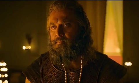 Sarath Kumar as Periya Pazhuvettaraiyar in Ponniyin Selvan.