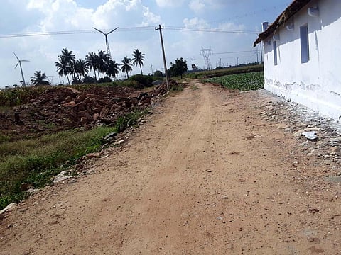 Road remains blocked in Dharapuram for SC community