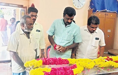 Mayiladuthurai MLA S Rajakumar paying respects to P Ayyappan’s mortal remains in Nallathukudi | Express
