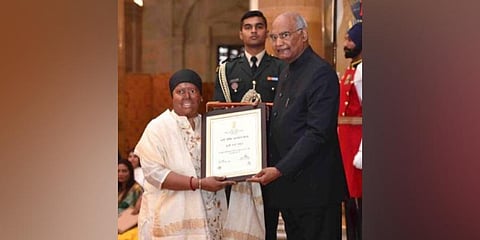 Pragya Singh receiving the ‘Nari Shakti Purashkar’ from former President Ram Nath Kovind.