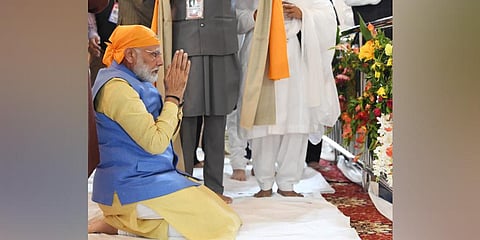 Prime Minister Narendra Modi at a gurudwara. (File Photo | PIB India)
