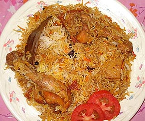 Chicken biryani (Image courtesy Wikimedia Commons).