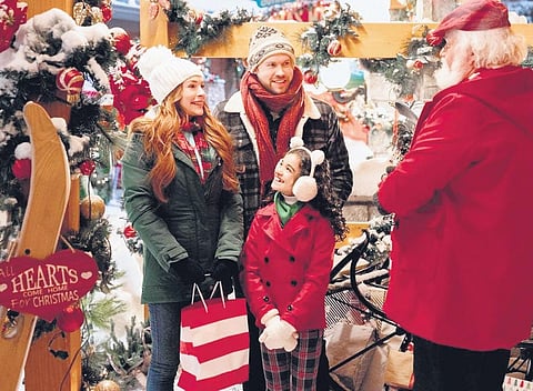 'Falling for Christmas' movie review: Miraculously mundane