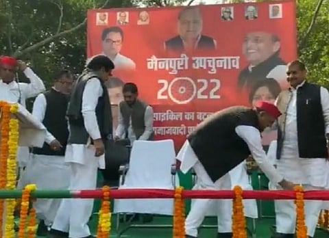 Mainpuri bypoll campaign: Akhilesh Yadav touches uncle Shivpal's feet at election rally