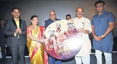 Anand Sankeshwar, Lalitha, Vijay Sankeshwar, Basavaraj Bommai, and K Sudhakar at the launching event.