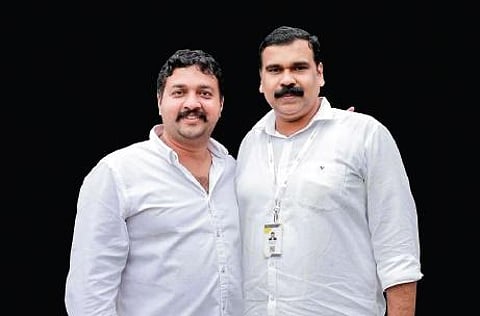 An online-offline shopping experience