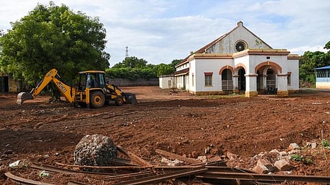 The railway ridding the Anglo-Indian building premises of debris and other waste material, in Tiruchy on Friday | M K Ashok Kumar