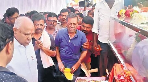 Former CM BS Yediyurappa during the cremation of Renukacharya’s nephew Chandrashekhar on Friday | Express