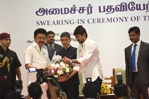 Udhayanidhi Stalin sworn in as cabinet Minister and administered the oath of office and secrecy by Governor RN Ravi at Raj Bhavan (Photo | Ashwin Prasath, EPS)