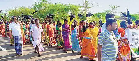 Villagers from Ekanapuram marching towards the Kancheepuram district collectorate on Monday morning | Express