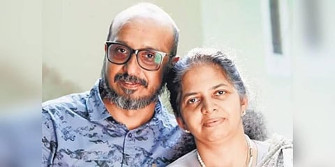 Thomas Mathew and wife Stephy