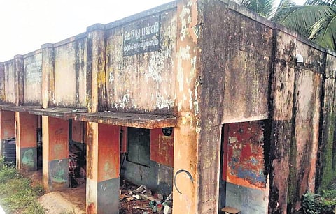 The building that was built in 1981 and proposed for demolition at Ottarpalayam panchayat in Coimbatore. (Photo | EPS)