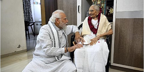  PM Narendra Modi with his mother Heeraben. (Photo | PTI) 