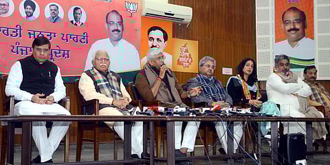 Union Minister Gajendra Singh Shekhawat addresses a press conference in presence of Haryana Chief Minister Manohar Lal Khattar in Chandigarh. (Photo| ANI)