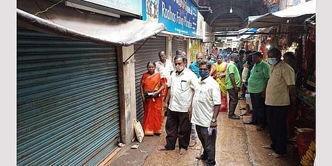 HR & CE officials seal shops defaulting on rent in Tiruchy on Friday | Express