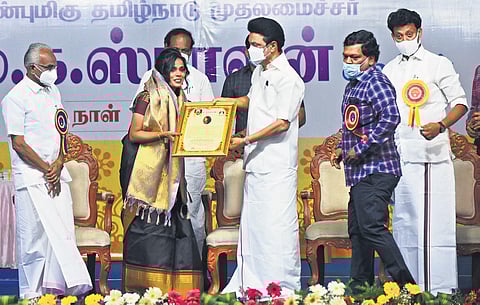Writer Meena Kandasamy receives Kalaignar MU Karunanidhi Porkizhi award from the CM during the inauguration of Chennai Book Fair on Wednesday | Ashwin Prasath